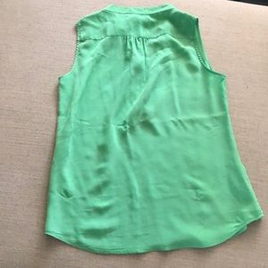Super cute silk green top!